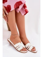 Dámské Pantofle Na Plochém Podpatku S Eko Kůže Bílé model 21688606 - Boto