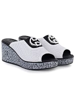 Dámské kožené žabky na platformě bílé S.Barski 7012