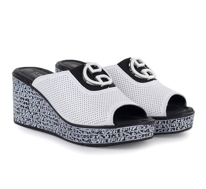 Dámské kožené žabky na platformě bílé S.Barski 7012