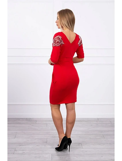 Šaty s model 18746562 na ramenou červené - K-Fashion
