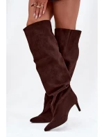 Dámské kozačky na jehlovém podpatku bez zapínání v čokoládové barvě model 21707734 - Boto