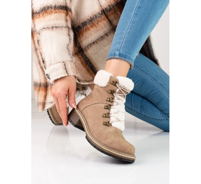 Trendy dámské hnědé kotníčkové boty na plochém podpatku Trendy dámské hnědé kotníčkové boty na plochém podpatku