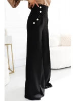 Elegantní černé dámské široké kalhoty s s vysokým střihem a a se zlatými knoflíky model 20722312 - numoco