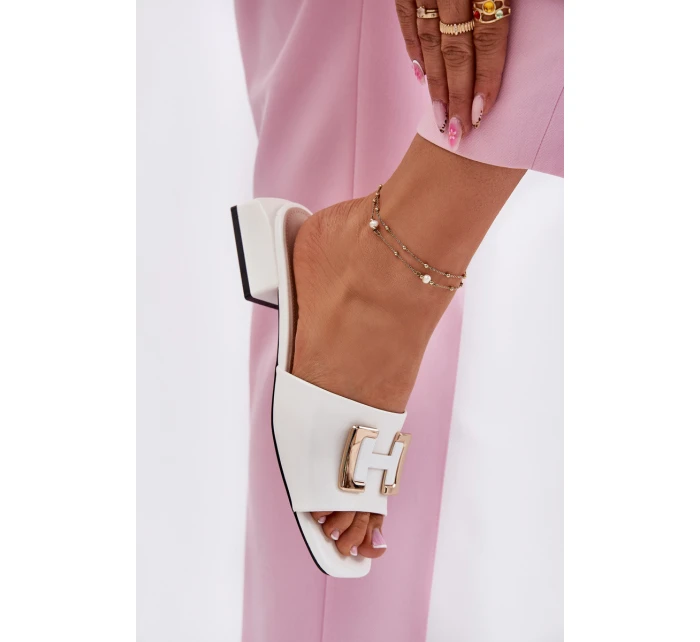 Elegantní Dámské Pantofle Na Se Zlatým Detalem  Bílé model 21697740 - VINCEZA