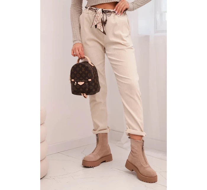 Dámské kalhoty z viskózy s šátkovým páskem béžové Dámské kalhoty z viskózy s šátkovým páskem béžové