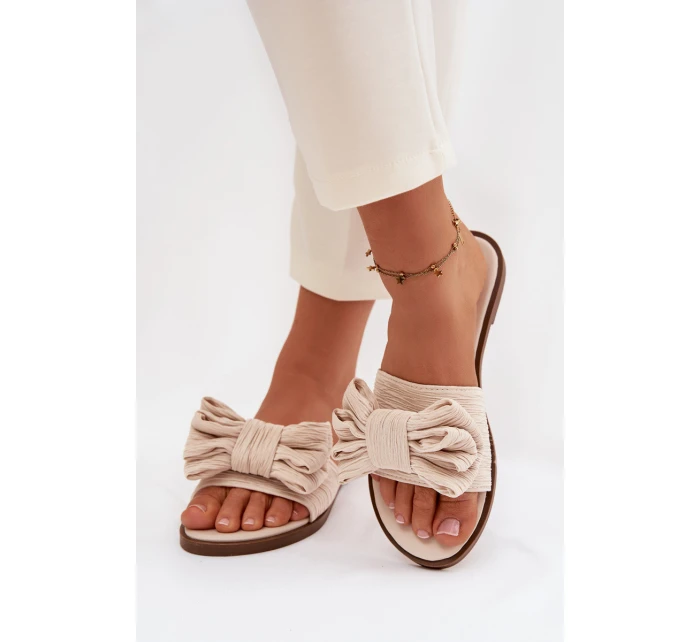 Dámské pantofle na ploché s mašlí Béžové model 21937411 - Boto