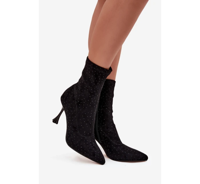 Dámské kotníkové boty na jehlovém podpatku D&A – černé Dámské kotníkové boty na jehlovém podpatku D&A – černé