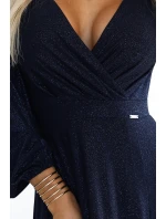 Tmavě modré lesklé dlouhé dámské šaty s výstřihem a dlouhými rukávy model 20614736 - numoco