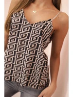 Dámská top na ramínkách s řetízkem a geometrickým vzorem camelová + černá