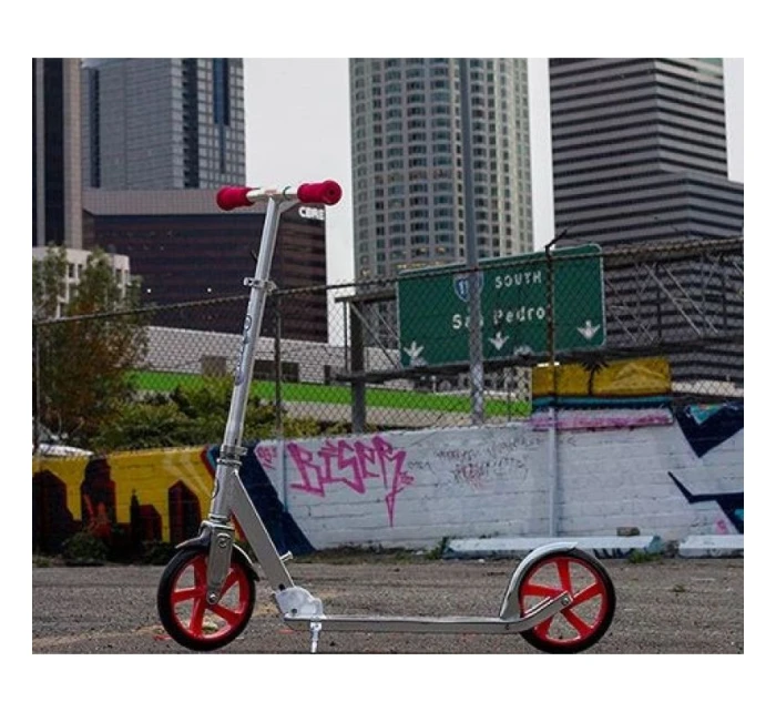 Koloběžka Razor A5 Lux 13073001 (stříbrná barva) Koloběžka Razor A5 Lux 13073001 (stříbrná barva)