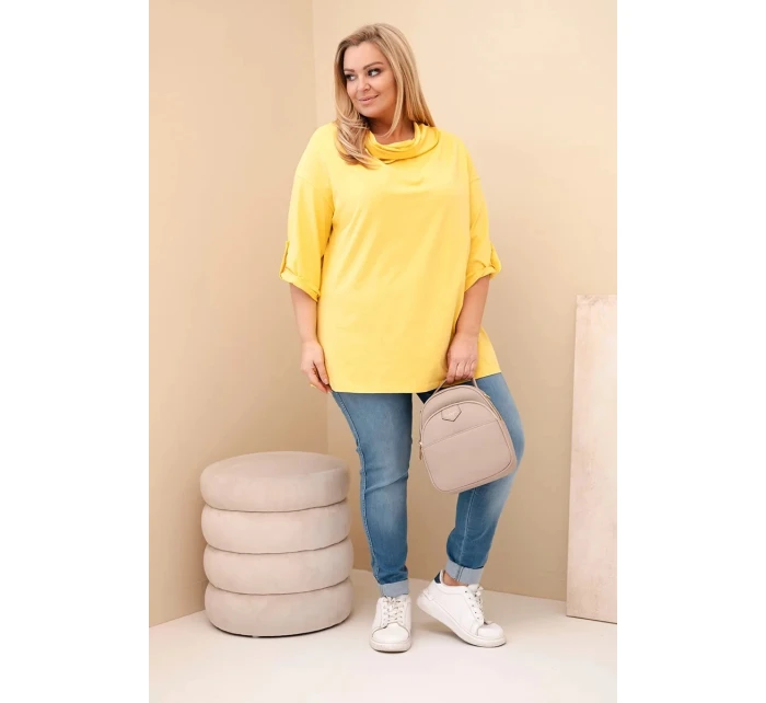 Dámská blůza Plus Size s bavlnou v model 21837312 střihu s vodním výstřihem žlutá - K-Fashion