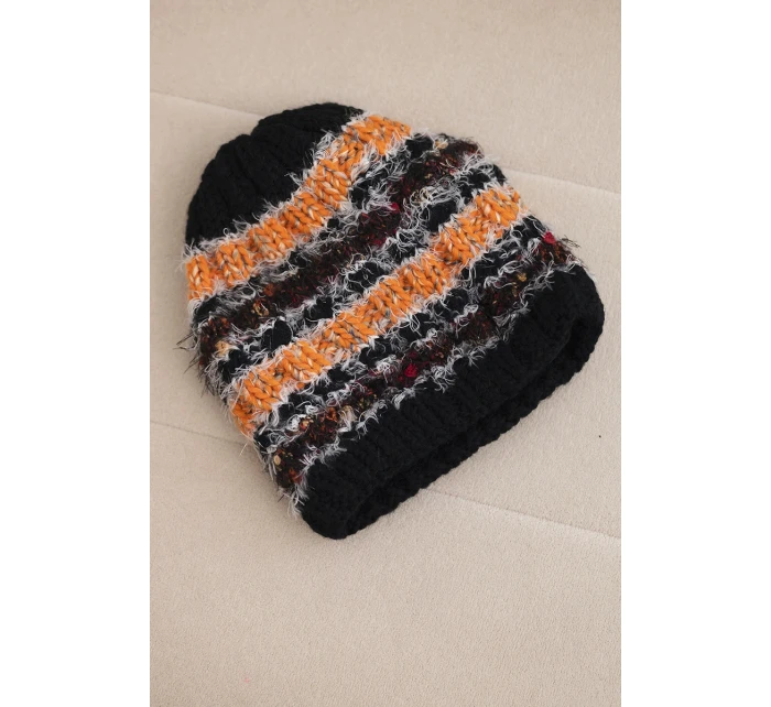 Dámská zimní vlněná čepice s ozdobnými krystalky K399 černá