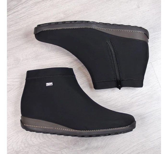 Černé zateplené dámské boty Rieker W 98251-00 dámské