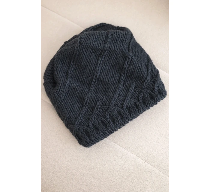 Dámská zimní vlněná čepice s ozdobnými krystalky K399 černá