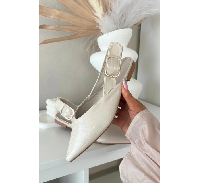 Lakované baleríny s přezkou béžové model 21834853 - Boto