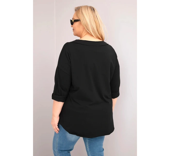 Dámská bavlněná blůza Plus Size s hlubokým výstřihem do V a asymetrickým spodním lemem černá