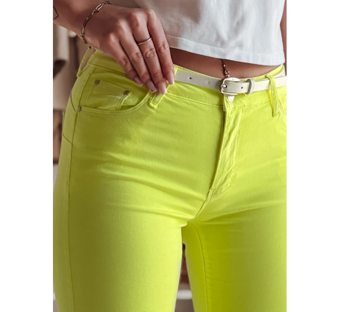 Dámské úzké kalhoty s páskem VIVASKIN žlutá FashionStreet UY2461