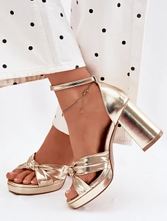 Dámské sandály na podpatku z umělé kůže zlaté model 22107198 - Boto