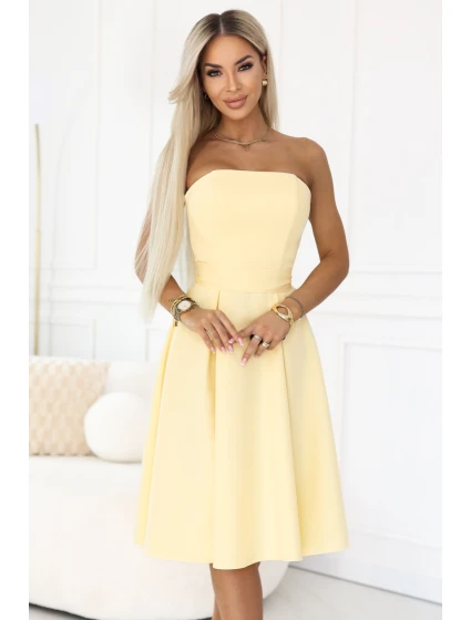 rozšířené midi šaty s páskem pastelově žluté model 22017316 - numoco rozšířené midi šaty s páskem pastelově žluté model 22017316 - numoco