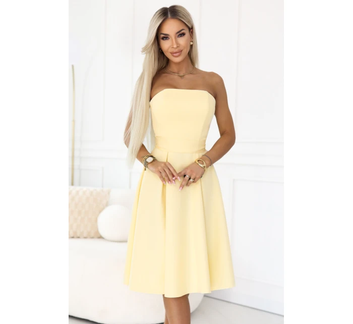 rozšířené midi šaty s páskem pastelově žluté model 22017316 - numoco rozšířené midi šaty s páskem pastelově žluté model 22017316 - numoco