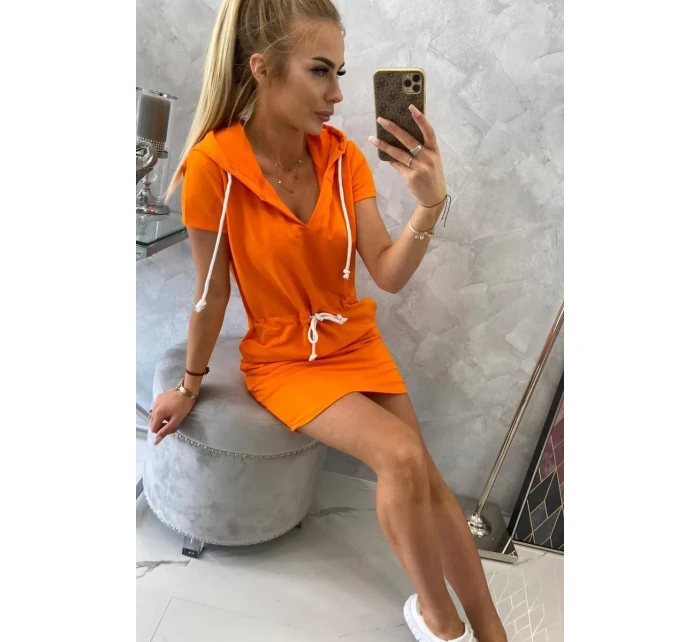 Šaty s kapucí oranžové