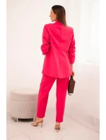 Elegantní souprava saka a kalhot růžové barvy