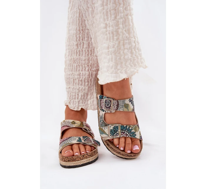 Vzorované dámské pantofle na korkové platformě s přezkami model 21693941 Multikolor - Lee Cooper Vzorované dámské pantofle na korkové platformě s přezkami model 21693941 Multikolor - Lee Cooper