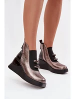 Boty na klínovém podpatku model 220506 Step in style Boty na klínovém podpatku model 220506 Step in style