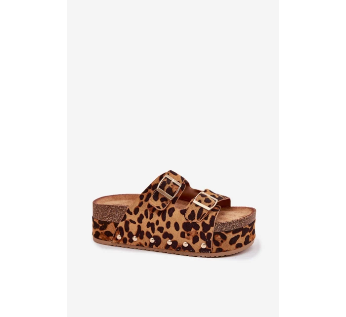 Dámské sandály s přezkami na masivní platformě model 21699152 - Boto Dámské sandály s přezkami na masivní platformě model 21699152 - Boto