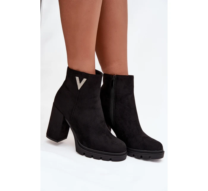 Dámské zimní boty na podpatku s ozdobným detailem černé Briella Dámské zimní boty na podpatku s ozdobným detailem černé Briella