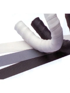 bílá model 21838426 - Gist