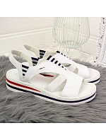 Sandály na platformě Rieker W V02Y5 white Sandály na platformě Rieker W V02Y5 white