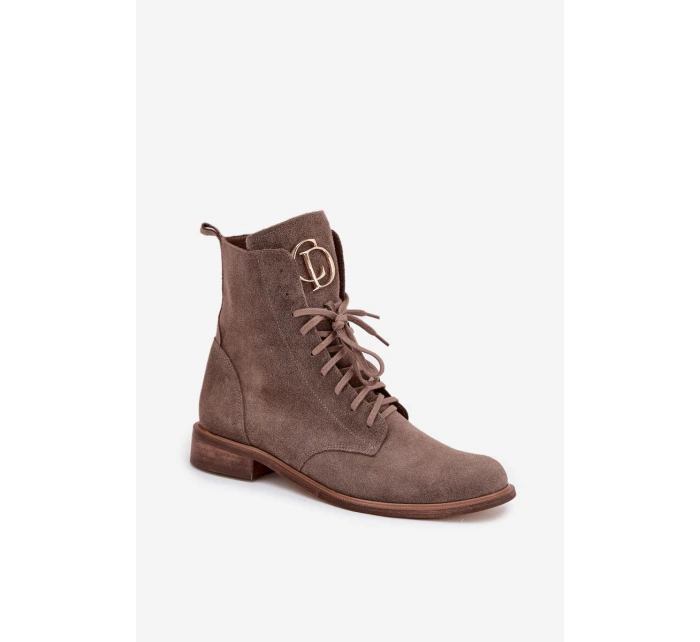 semišové workery s zlatým detailem na tmavě béžové model 21707504 - Zazoo semišové workery s zlatým detailem na tmavě béžové model 21707504 - Zazoo