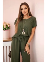 Viskózový komplet plisovaná halenka + kalhoty khaki Viskózový komplet plisovaná halenka + kalhoty khaki