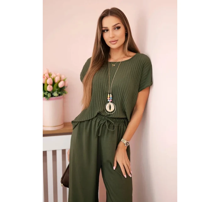 Viskózový komplet plisovaná halenka + kalhoty khaki Viskózový komplet plisovaná halenka + kalhoty khaki