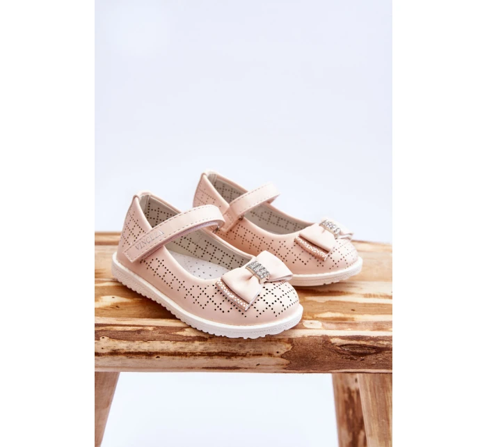 Dětské balerínky s mašlí na suchý zip model 21612408 - VINCEZA Dětské balerínky s mašlí na suchý zip model 21612408 - VINCEZA