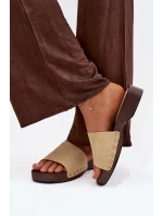 Dámské žabky se zlatými sponami Žluté model 21918754 - Boto Dámské žabky se zlatými sponami Žluté model 21918754 - Boto