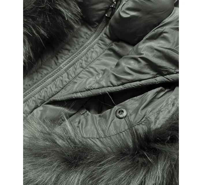 Prošívaná dámská zimní bunda v khaki barvě s kapucí (aura) Prošívaná dámská zimní bunda v khaki barvě s kapucí (aura)