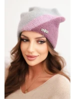 Dámská zimní čepice z huňaté pleteniny s ozdobnou aplikací šedá + tmavě fialová Dámská zimní čepice z huňaté pleteniny s ozdobnou aplikací šedá + tmavě fialová