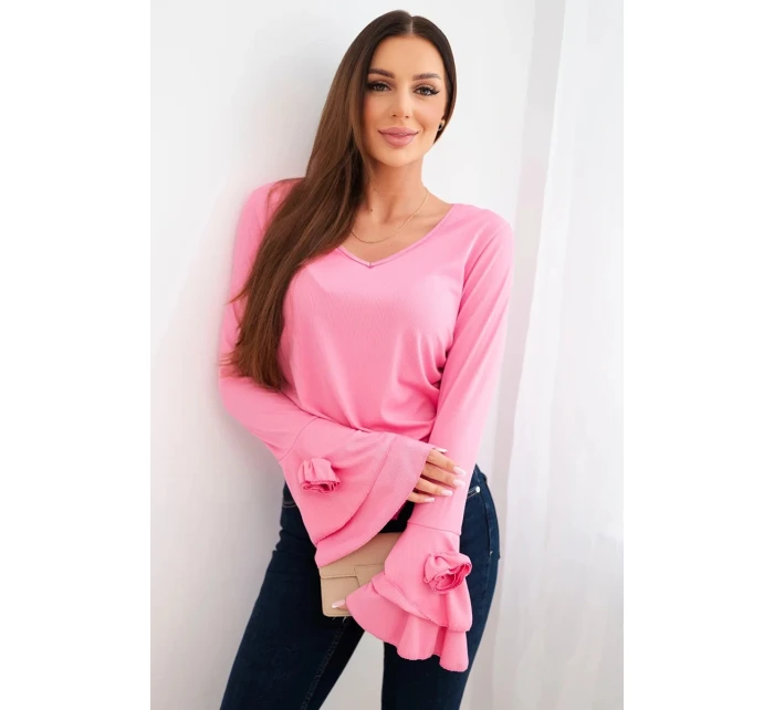 Dámská pruhovaná blůza s V výstřihem a volány na rukávech světlá růžová