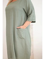 Dámské plus size viskózové šaty s kapsami a krátkým rukávem khaki Dámské plus size viskózové šaty s kapsami a krátkým rukávem khaki