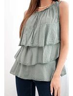 Dámská bavlněná halenka model 22147992 střihu s volány bez rukávů khaki - K-Fashion Dámská bavlněná halenka model 22147992 střihu s volány bez rukávů khaki - K-Fashion