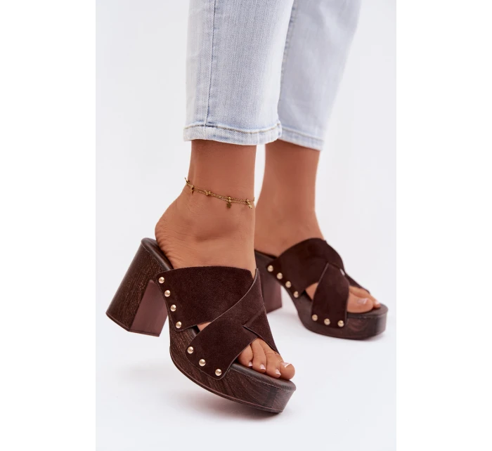 Dámské sandály na podpatku se zlatými přezkami Čokoládové Nerelle