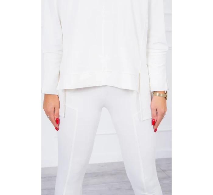 Souprava s oversize halenkou v barvě ecru