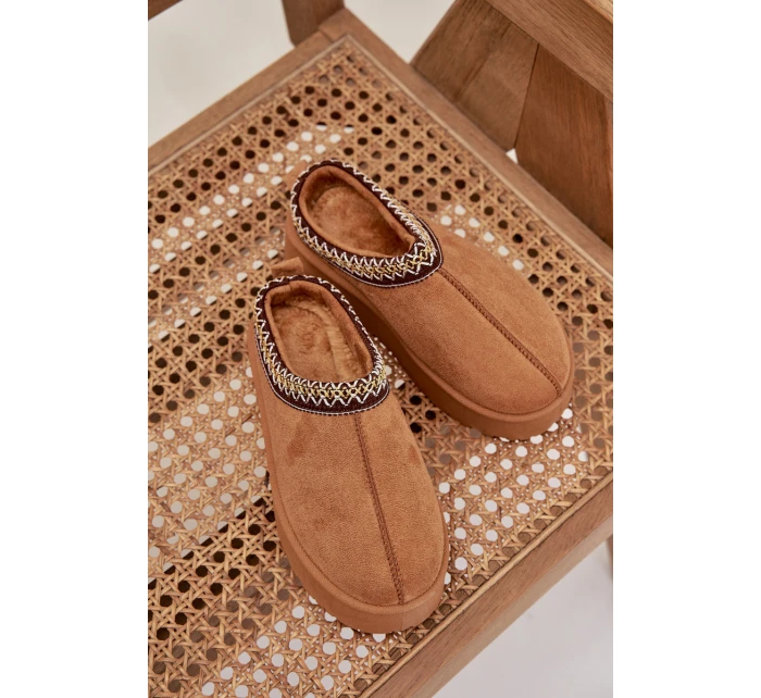 Dětské juniorská sněhule s výšivkou na platformě Camel Jolisse Dětské juniorská sněhule s výšivkou na platformě Camel Jolisse