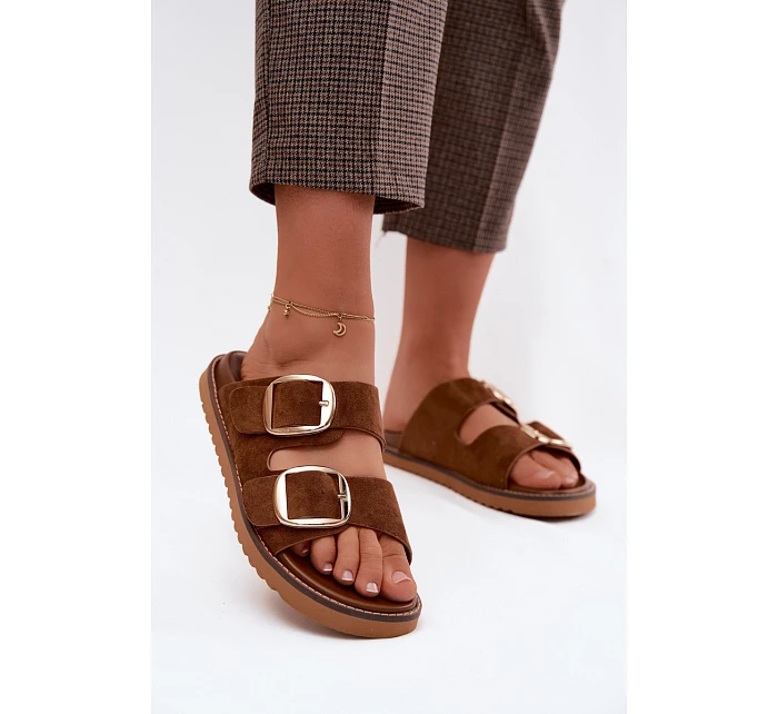 Dámské pantofle z imitace semiše s zlatými přezkami Camel model 22122708 - Boto