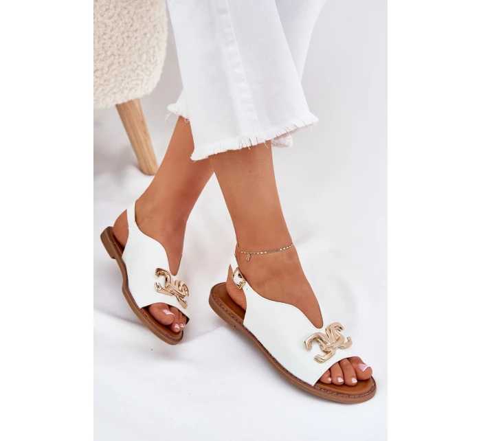 Dámské Sandály Na Plochém Podpatku Se Zlatou Dekorací Bílé Amelira Dámské Sandály Na Plochém Podpatku Se Zlatou Dekorací Bílé Amelira