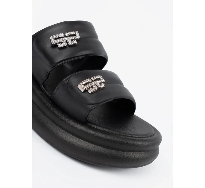 Komfortní černé dámské  nazouváky platforma