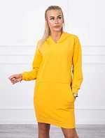 Šaty s kapucí hořčicové