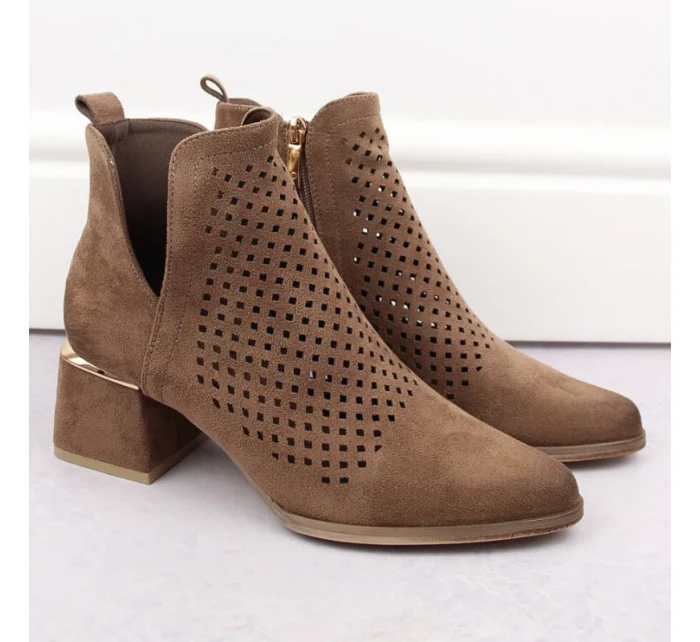 Semišové boty na podpatku W model 21996771 hnědé - Potocki Semišové boty na podpatku W model 21996771 hnědé - Potocki